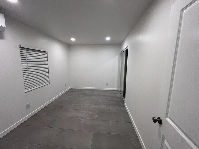 Building Photo - beautiful completely redone property ready to accept long term tenants