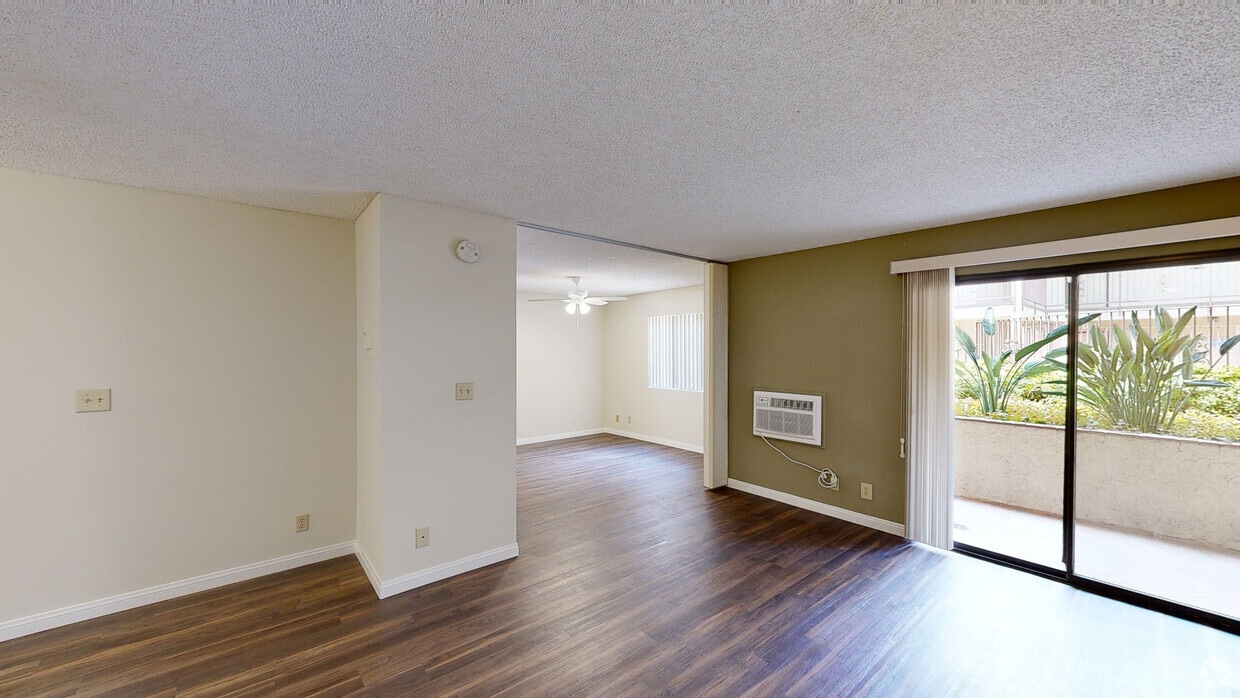 3D Tour - 300 East Tujunga