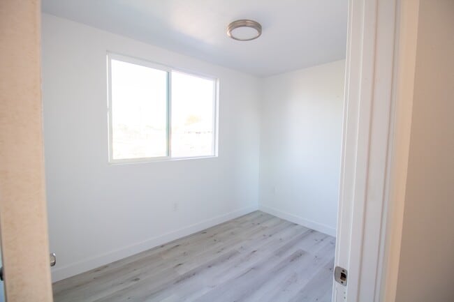 Photo - 11033 S Burin Ave