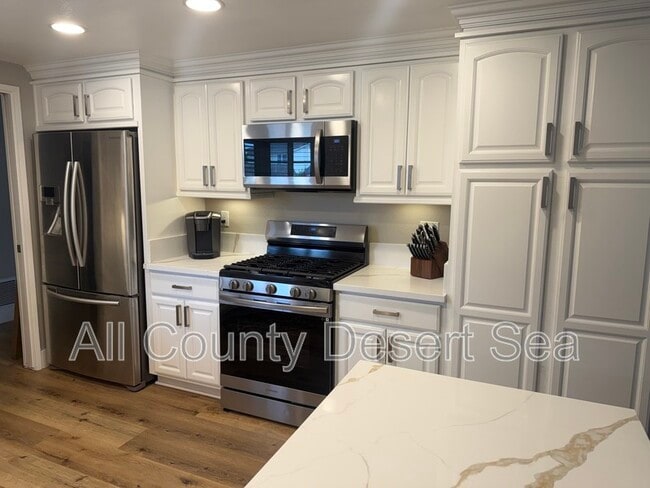 Photo - 17080 Buttonwood St