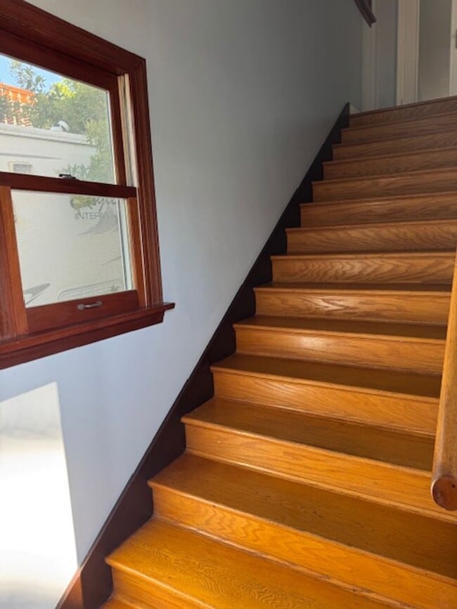 Photo - DE SOTO 2727-2729 Unit 2727