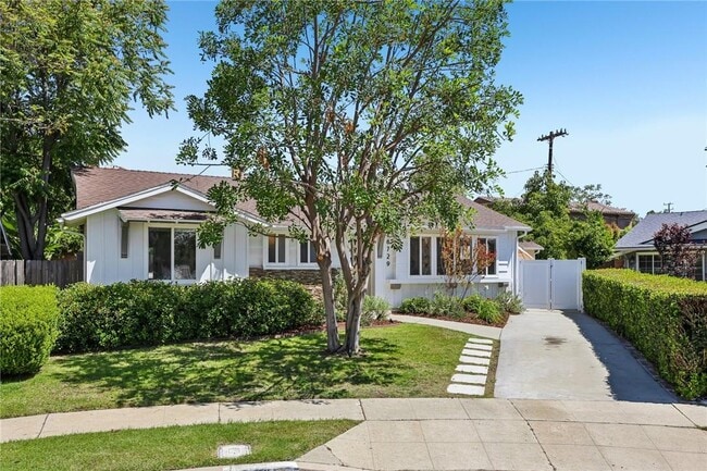 Building Photo - 16729 Archwood St