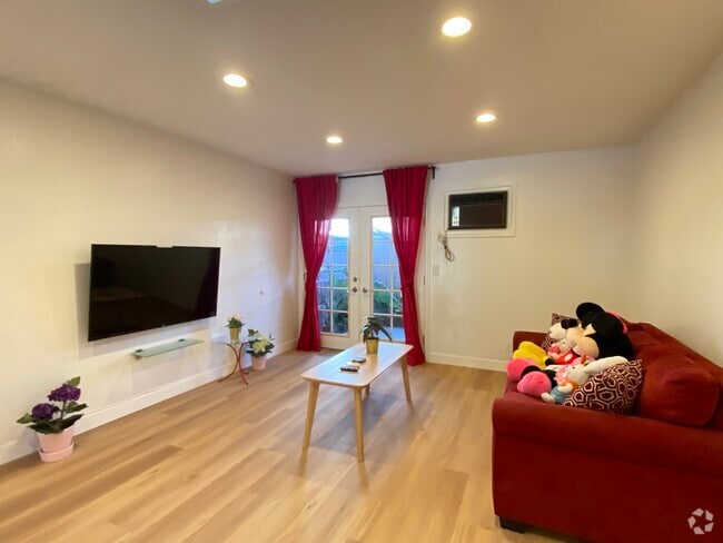 Building Photo - 7672 Amazon Dr Unit 2 Rental