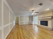 Photo - 5605 Louise St