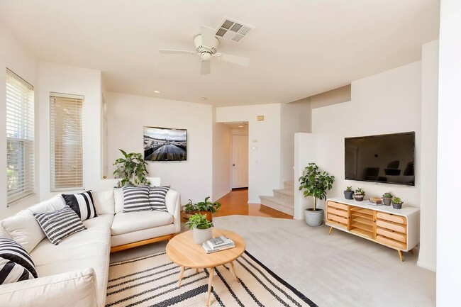 Building Photo - 10338 Scripps Poway Pkwy Unit 38