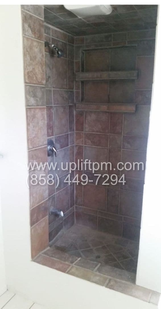 Photo - 102 N Ramona St