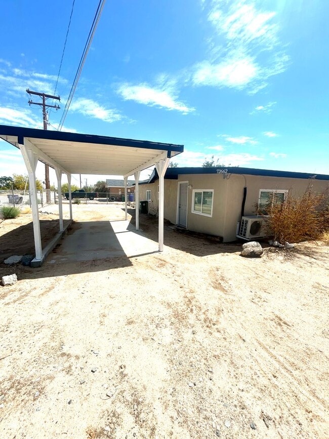 Charming 3 bedroom 1 Bathroom Apartment - Charming 3 bedroom 1 Bathroom Apartment Unit 72662