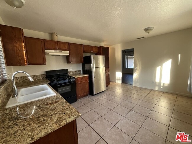 Photo - 243 S Sutter Ave