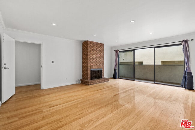 Photo - 1236 Wellesley Ave Unit 2