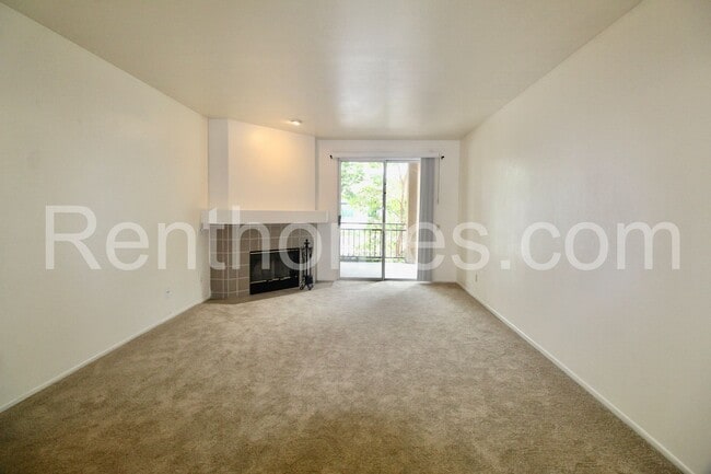 Photo - 510 Camino De La Reina
