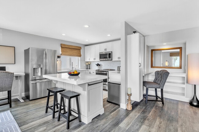 Photo - 5366 La Jolla Blvd Unit 101C