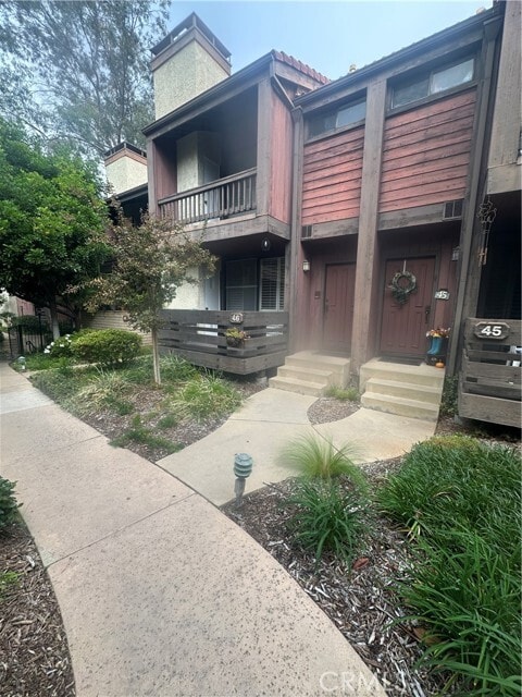 Photo - 21931 Burbank Blvd