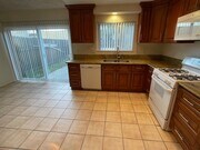 Photo - Moorpark 3 bed 2.5 bath Townhome close to Moorpark College