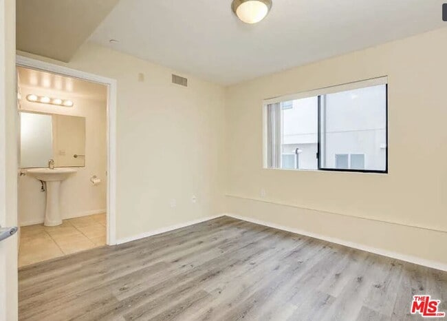 Photo - 6815 Baird Ave Unit 2