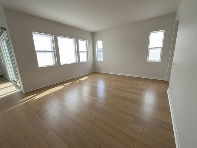 Photo - Beautiful 3-Bedroom Home with Solar Panels in Valencia!