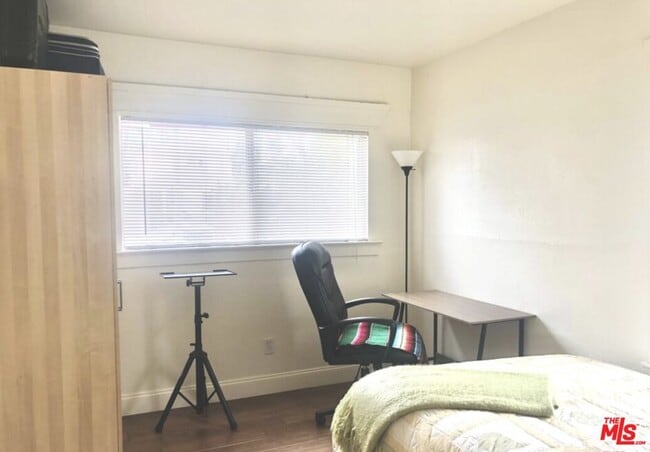 Photo - 1266 W 35th Pl