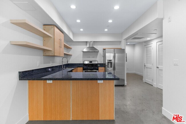 Photo - 5232 Satsuma Ave