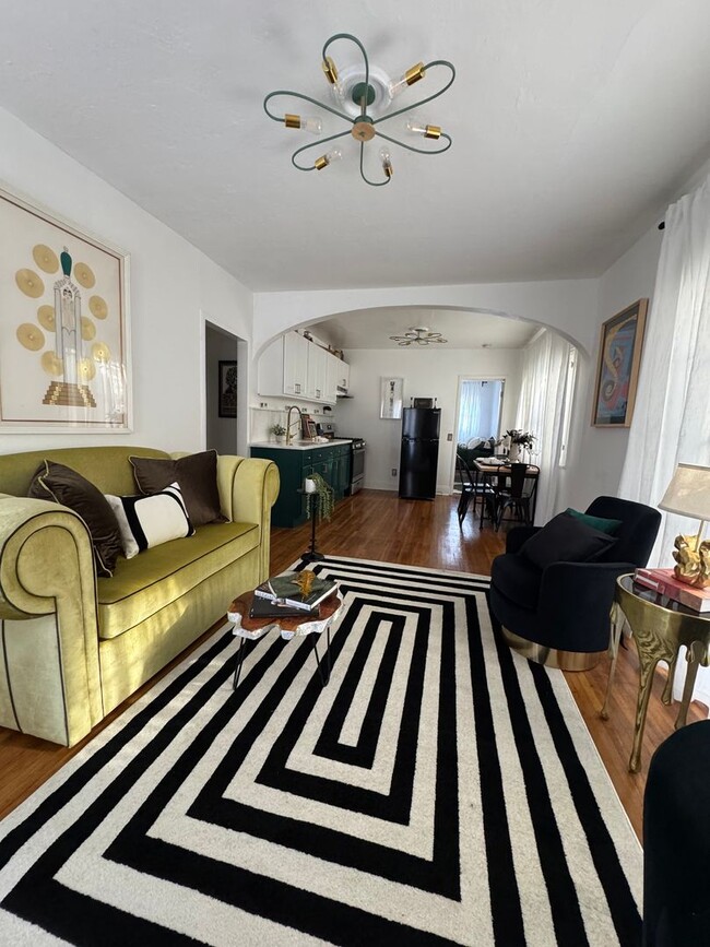 Photo - 4865 Unit 4867