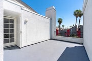 Loft - 1100SF - Kingsley Grand Apartments