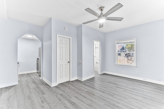 Photo - 1711 E Appleton St Unit 16