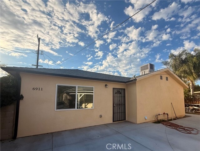 Building Photo - 6911 Jamieson Ave