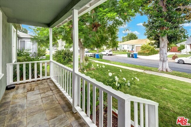 Photo - 6200 Jamieson Ave