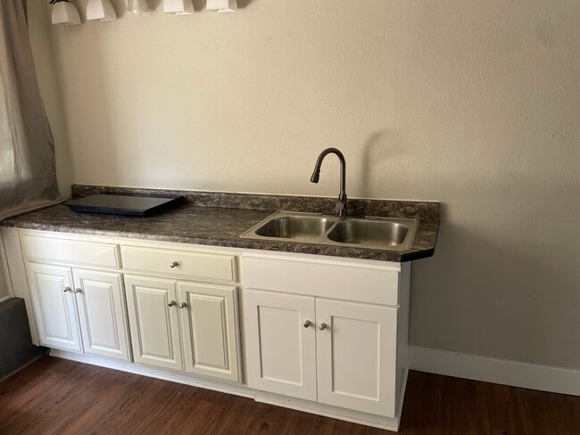 Photo - 4400 N Lakewood Blvd Unit 4400 - B - STUDIO APT