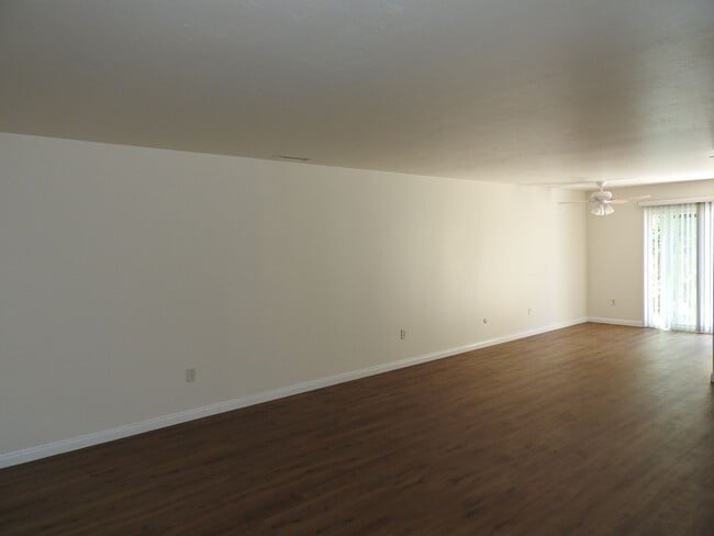 Photo - Lovely 2 bedroom townhouse