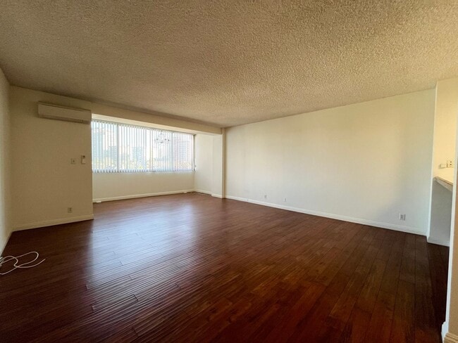 Photo - 969 Hilgard Ave