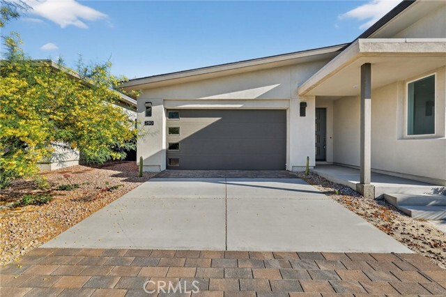 Photo - 280 Mustang Ln