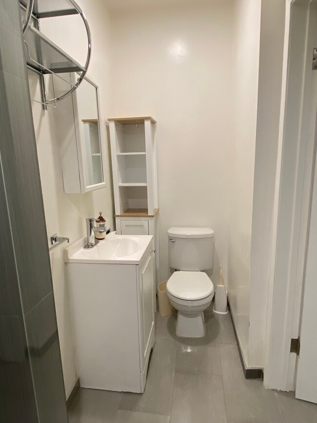 Photo - 807 Westholme Ave Unit furnished studio