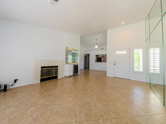 Photo - Sought after 2 bedroom 2 bath upstairs con...