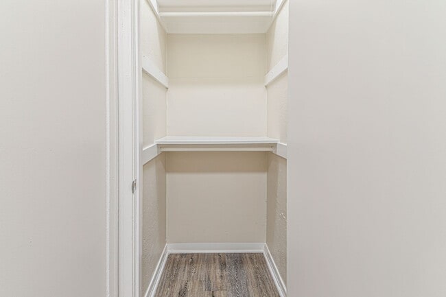 Photo - 1324 N Peterson Ave Unit 10