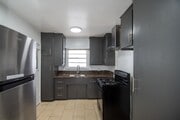 Photo - 11041 Moorpark St Unit 04