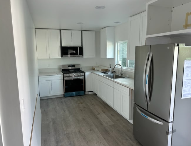 Photo - 316 W 54th St