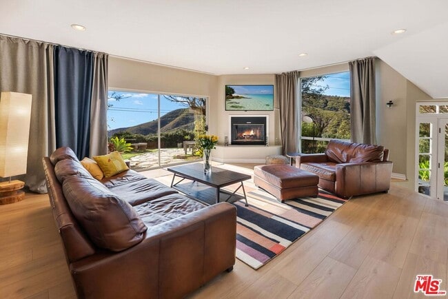 Photo - 4350 Hillview Dr