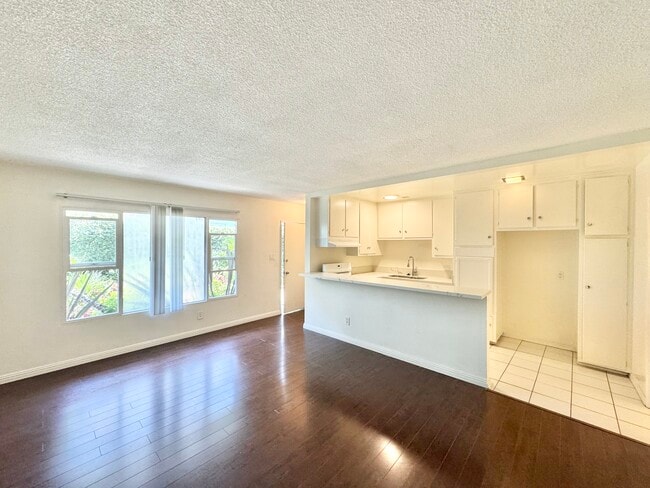Building Photo - 3718 Mentone Ave Unit 2 Rental