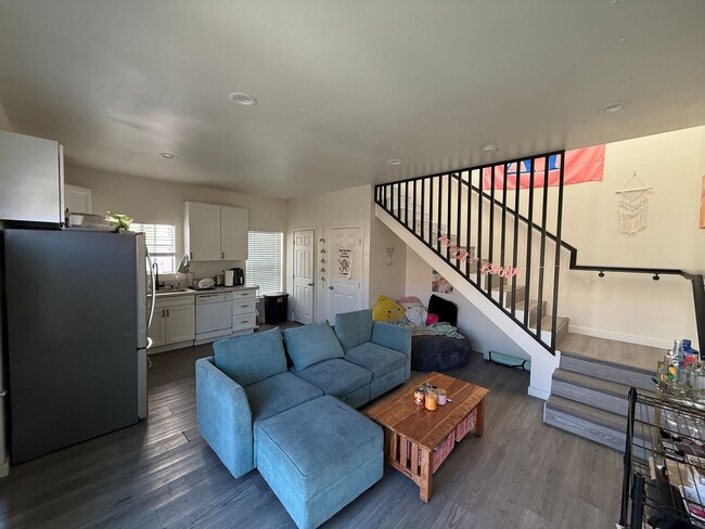 Photo - 4 Bed/2 Bath on Mary Lane!