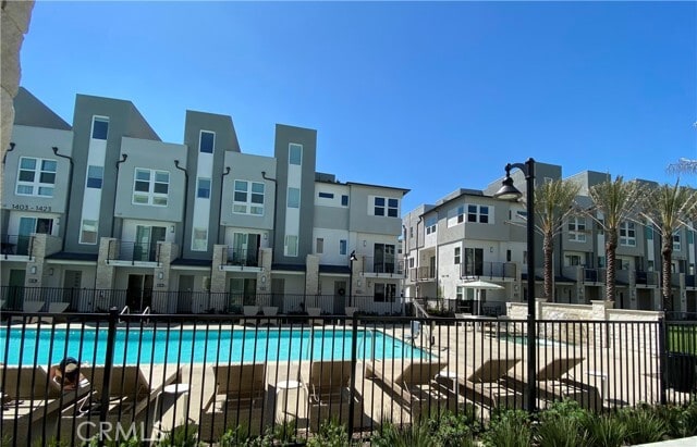 Building Photo - 1319 W Cara Dr