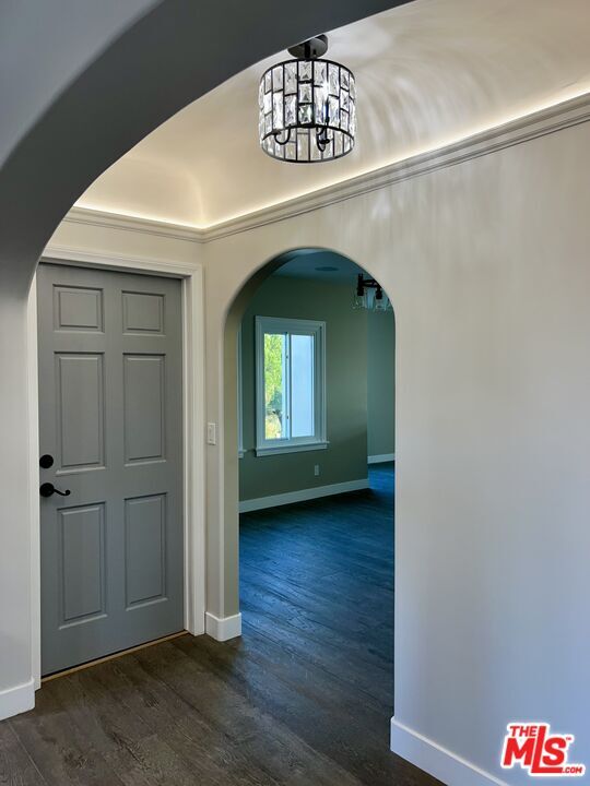 Photo - 1303 S Tremaine Ave Unit #1305