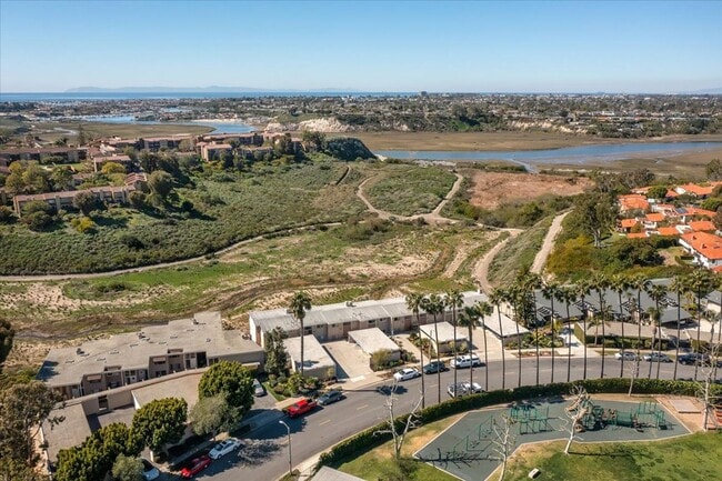 Photo - 745 Domingo Dr Unit #4