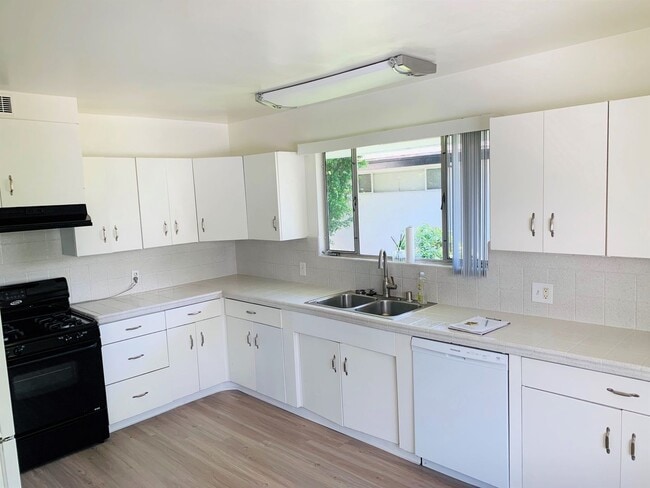 Photo - 1021 Grove