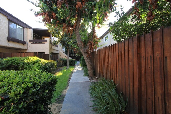 Photo - 3bedroom/ 2bathroom Condo with 2 garage parking