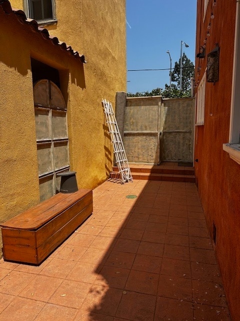 Building Photo - 2046 N Highland Ave