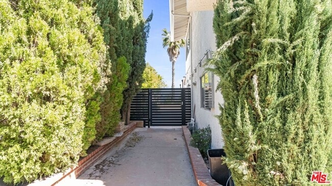 Photo - 21727 Planewood Dr