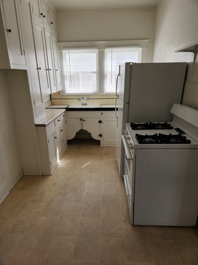 Kitchen - 304 N Colorado Pl Unit 304 12