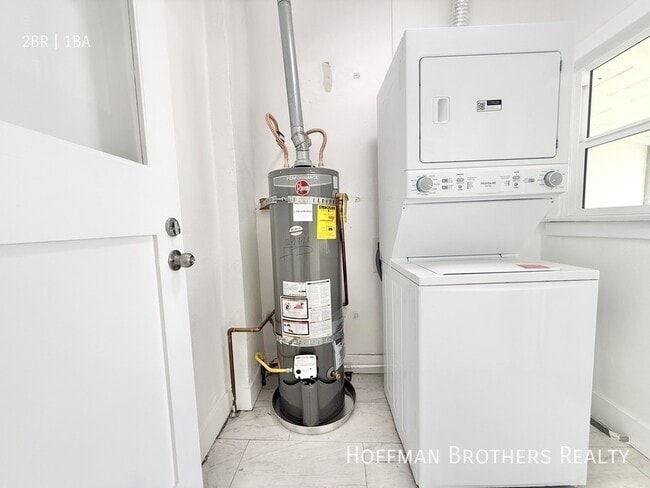 Photo - 4850 1/2 Mascot St -