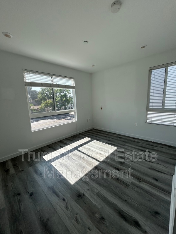Photo - 11408 Sarah St Unit 205