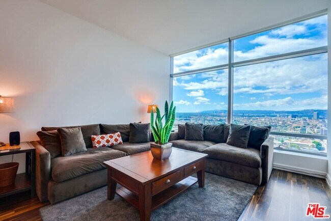 Building Photo - 900 W Olympic Blvd Unit 31F