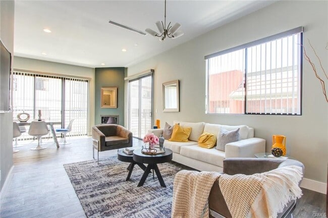 Photo - 330 N Glendale Ave Unit 301